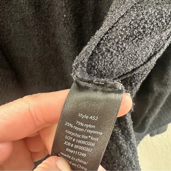 Barefoot dreams From Circle Cardigan in black - Picture 7 of 9